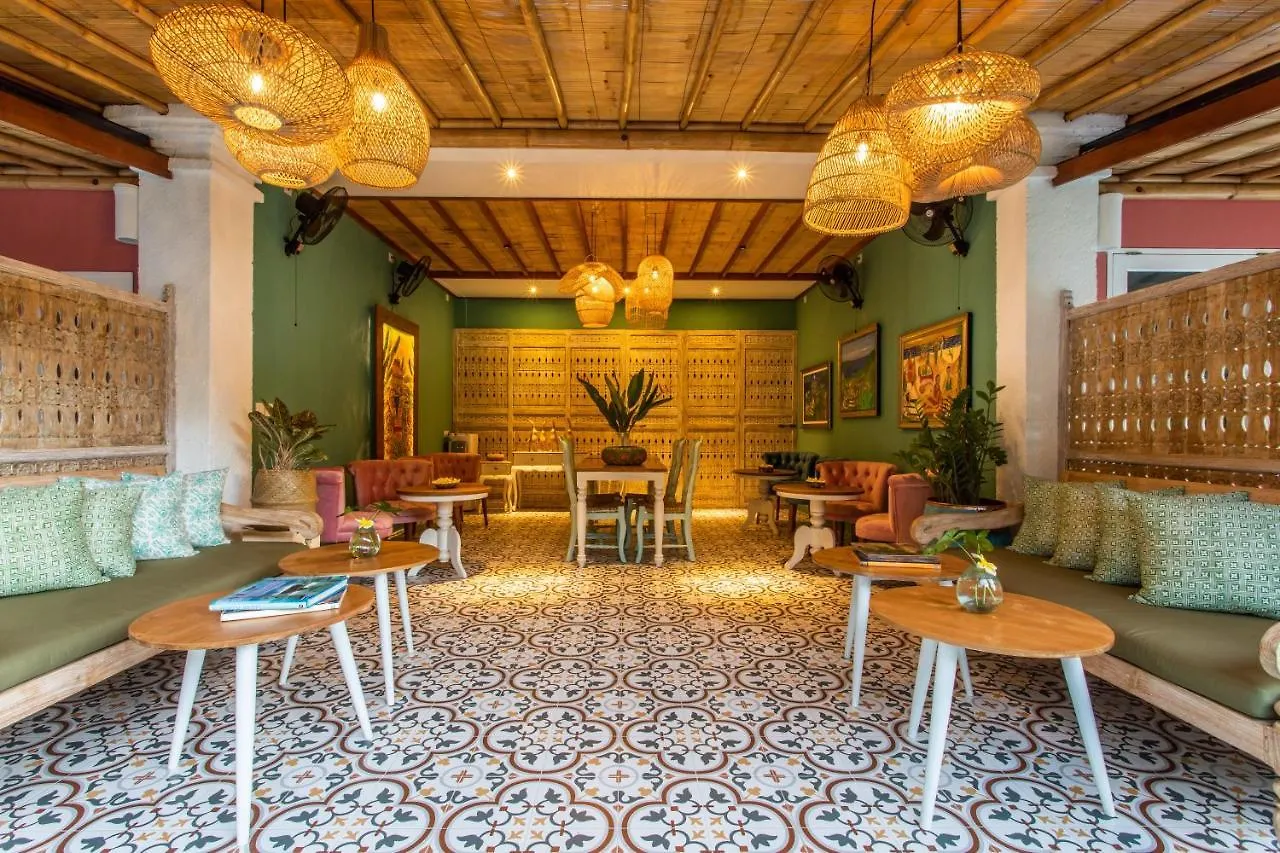 Bed and Breakfast Pinkprivate Sanur - For Cool Adults Only Frühstückspension