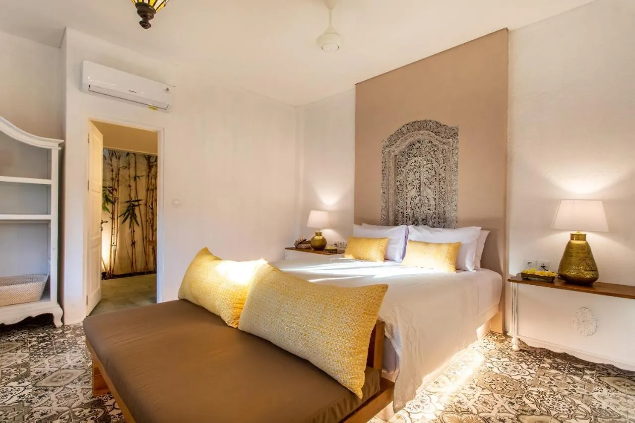 Bed and Breakfast Pinkprivate Sanur - For Cool Adults Only Frühstückspension