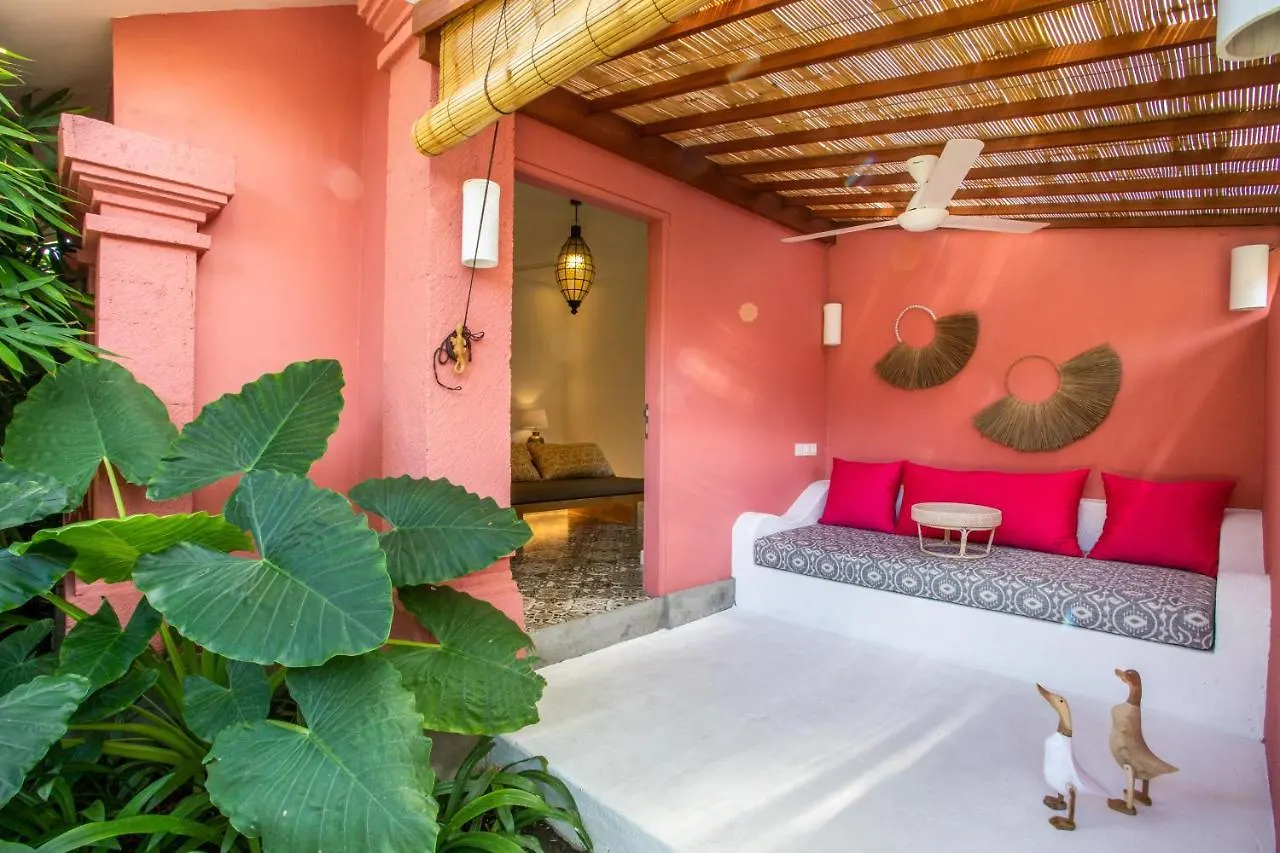 Bed and Breakfast Pinkprivate Sanur - For Cool Adults Only Frühstückspension