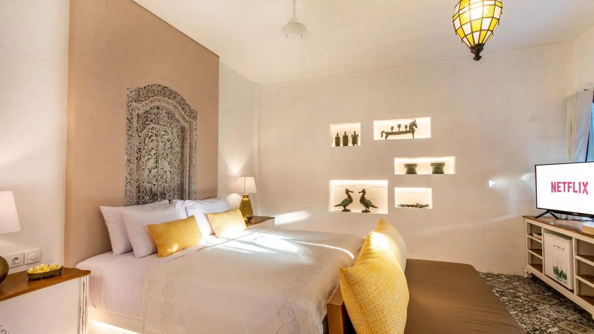 Bed and Breakfast Pinkprivate Sanur - For Cool Adults Only Frühstückspension