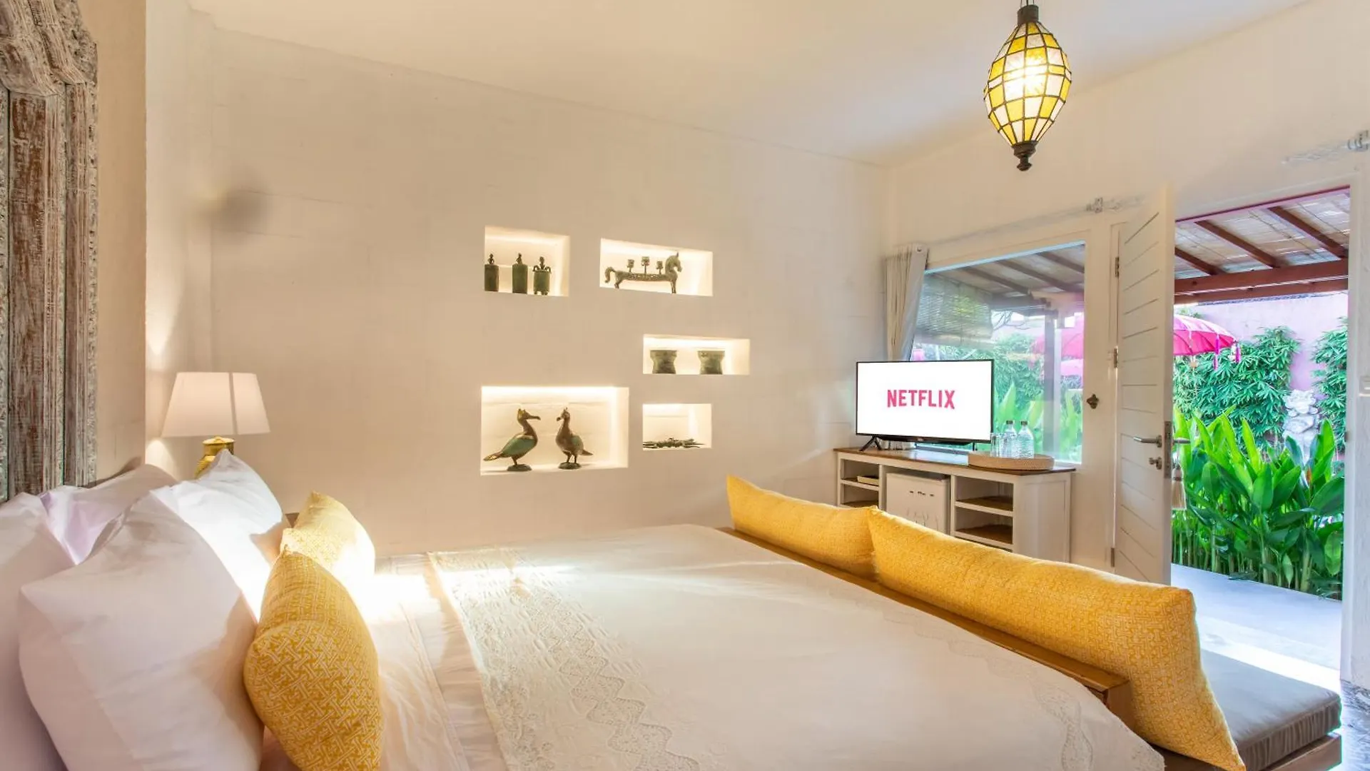Bed and Breakfast Pinkprivate Sanur - For Cool Adults Only Frühstückspension
